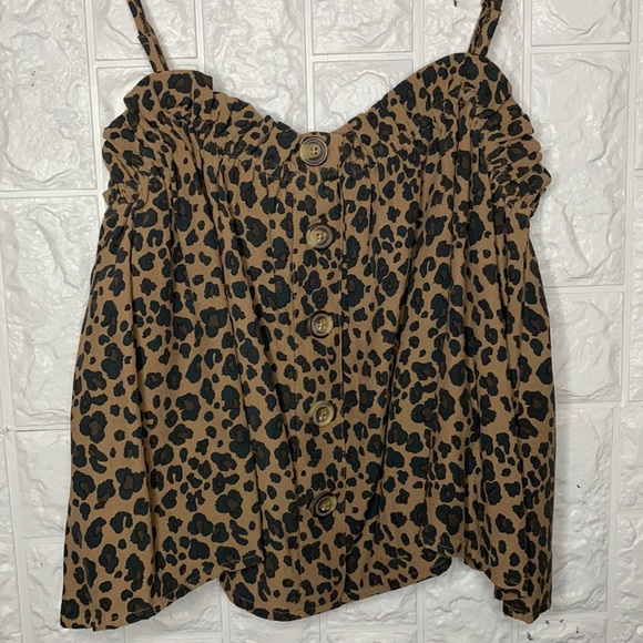 Leopard | Button Down | Crop Cami - Picture 2 of 3